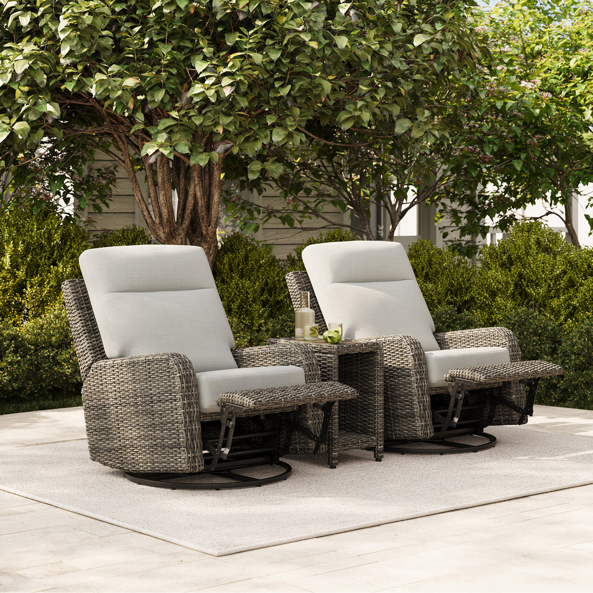 Thomasville Elko 3 - Piece Outdoor Swivel Glider Recliner Set