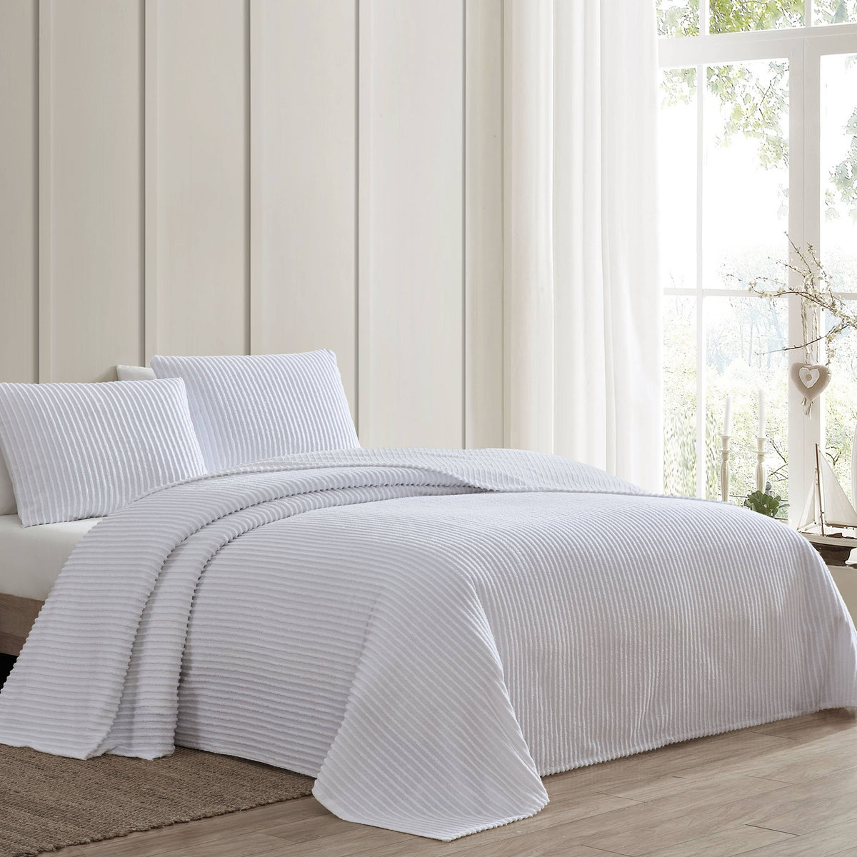 Channel Chenille Bedspread - White - Full