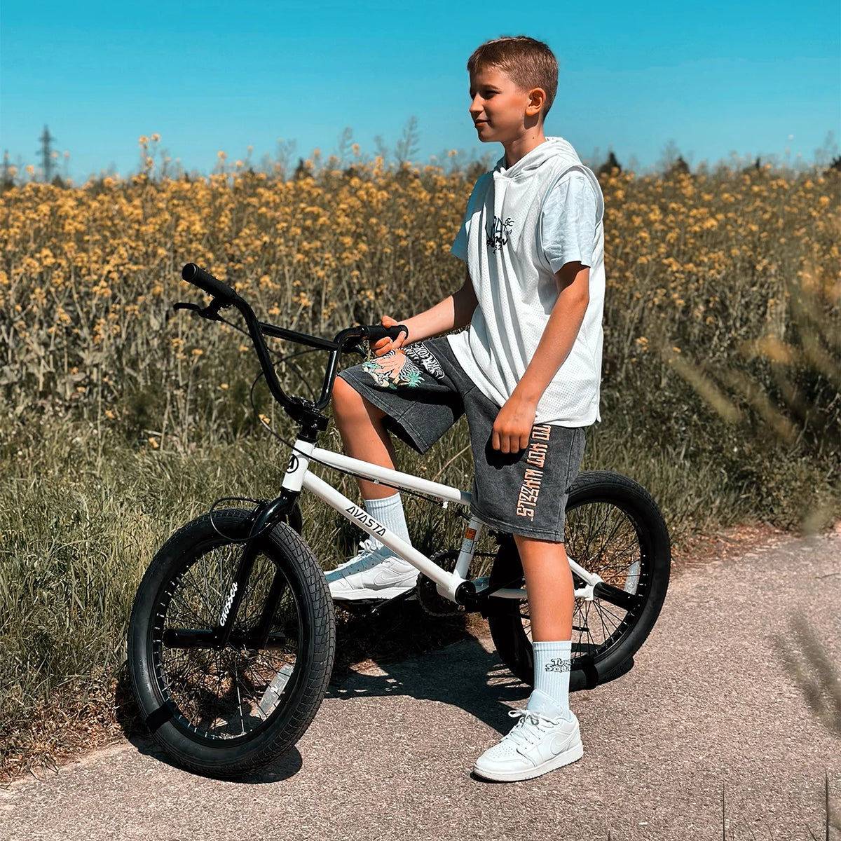 Cubsala 20 in Kids BMX Bike Freestylefor Age 6 - 14 Years Old Boys Girls with 4 Pegs, Black with Red Tires