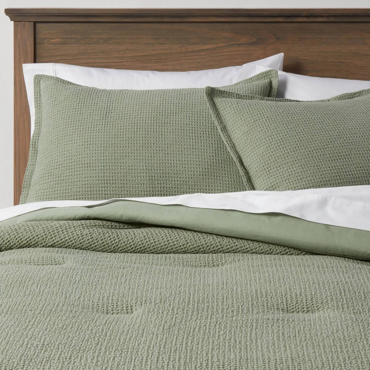 Full/Queen Washed Waffle Weave Comforter & Sham Set Sage Green - Threshold