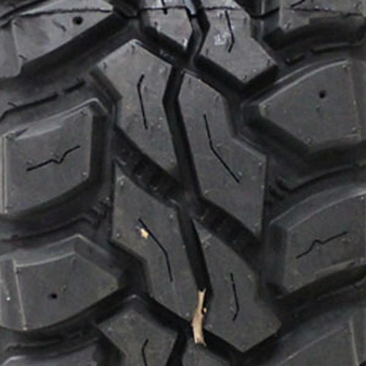 Mastercraft Courser MXT Mud-Terrain LT265/70R17 121/118Q E Light Truck Tire